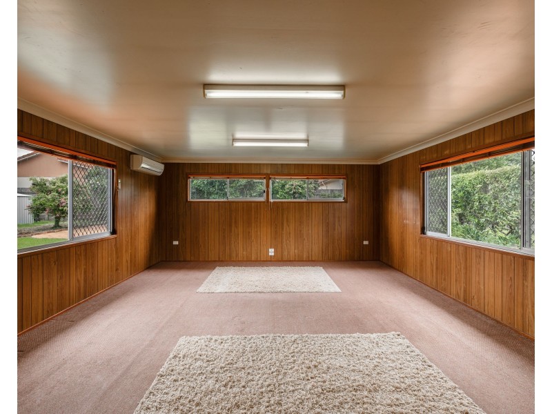 147 West Street, Newtown QLD 4350