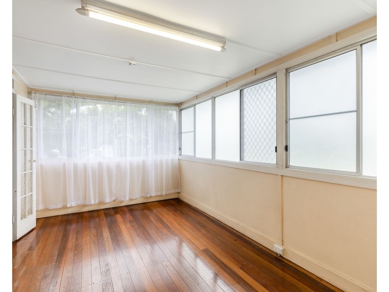 147 West Street, Newtown QLD 4350