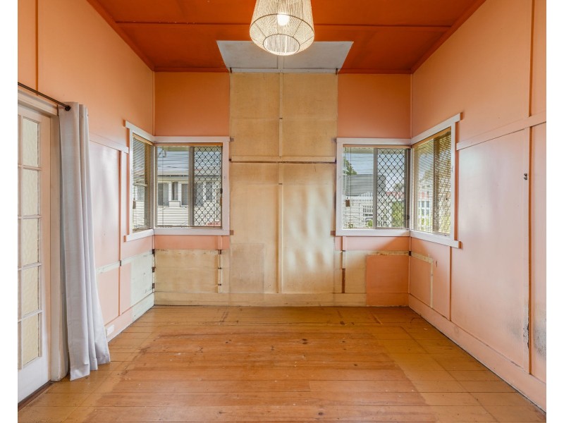 147 West Street, Newtown QLD 4350