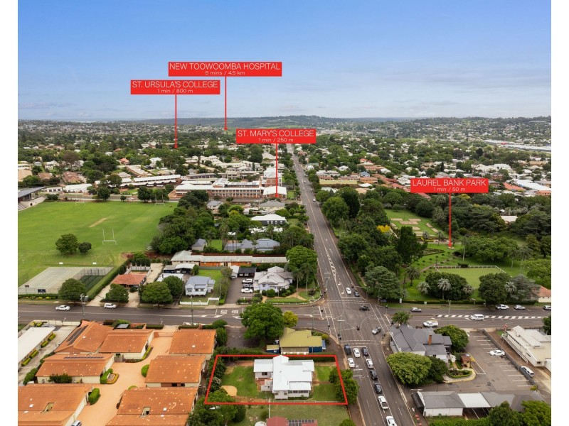 147 West Street, Newtown QLD 4350