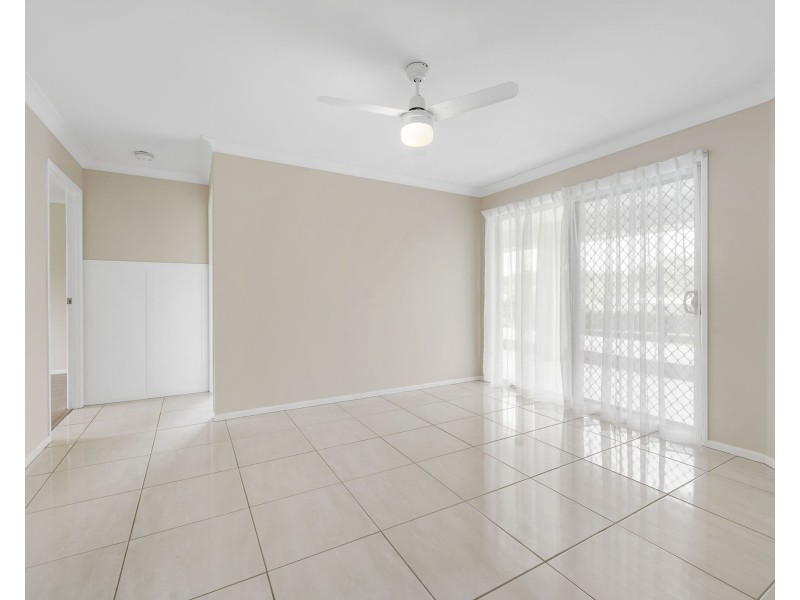 24 Phipps Drive, Meringandan West QLD 4352