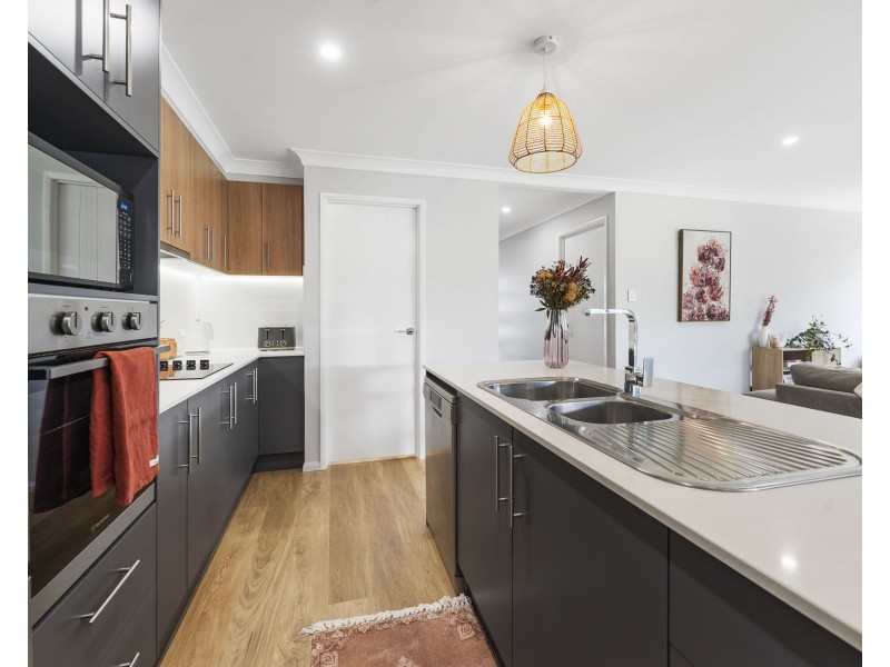 16 Fullbrook Avenue, Highfields QLD 4352