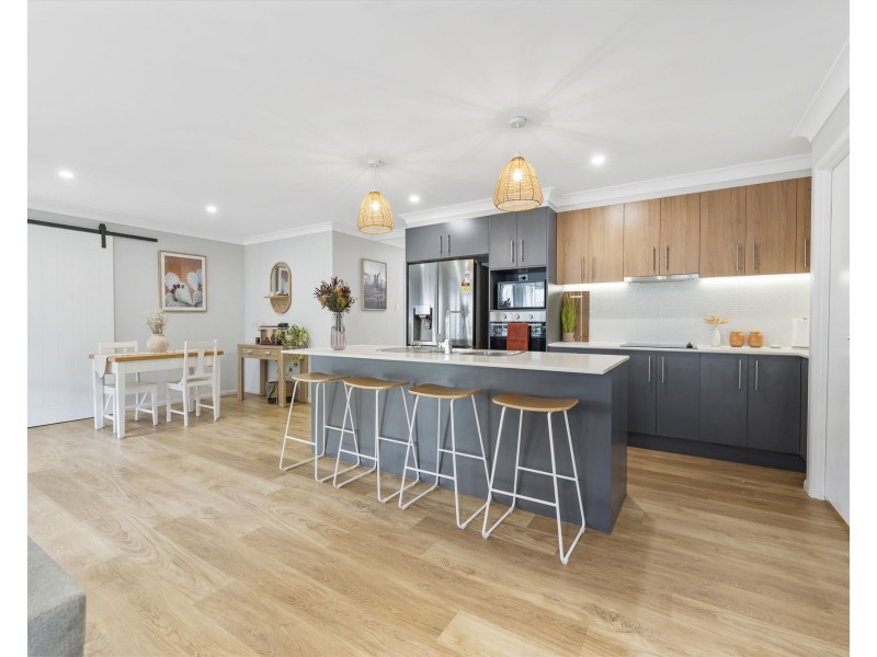 16 Fullbrook Avenue, Highfields QLD 4352