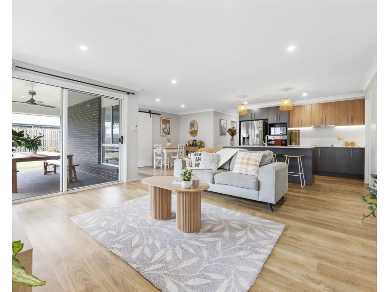 16 Fullbrook Avenue, Highfields QLD 4352