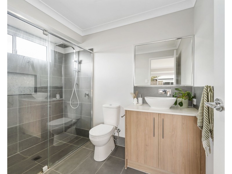 16 Fullbrook Avenue, Highfields QLD 4352