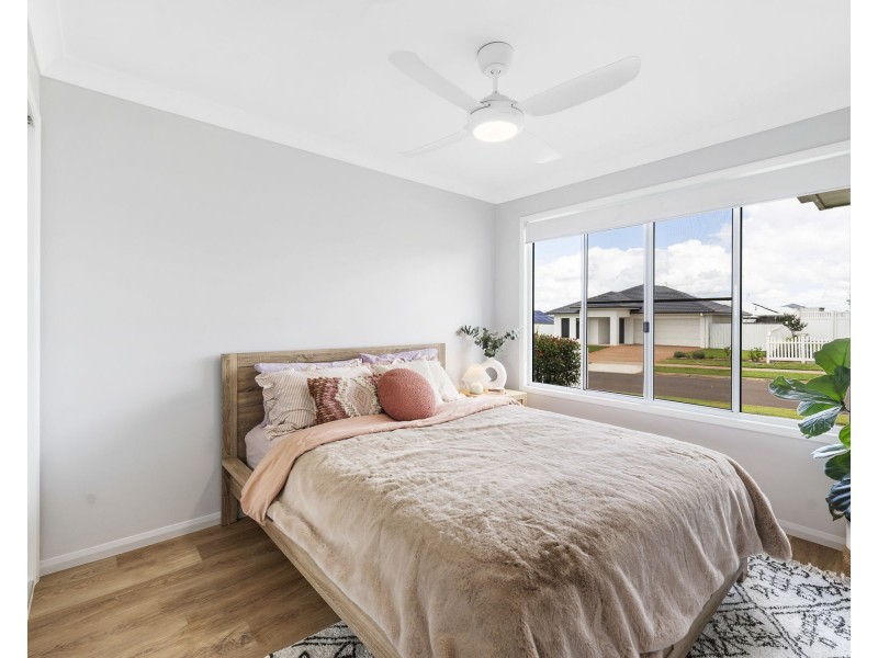 16 Fullbrook Avenue, Highfields QLD 4352