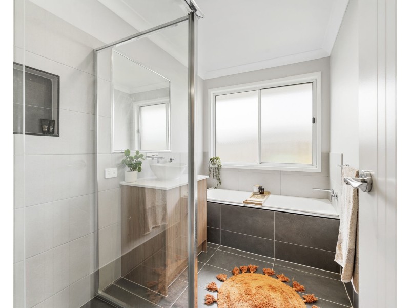 16 Fullbrook Avenue, Highfields QLD 4352