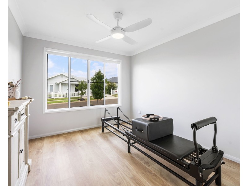 16 Fullbrook Avenue, Highfields QLD 4352