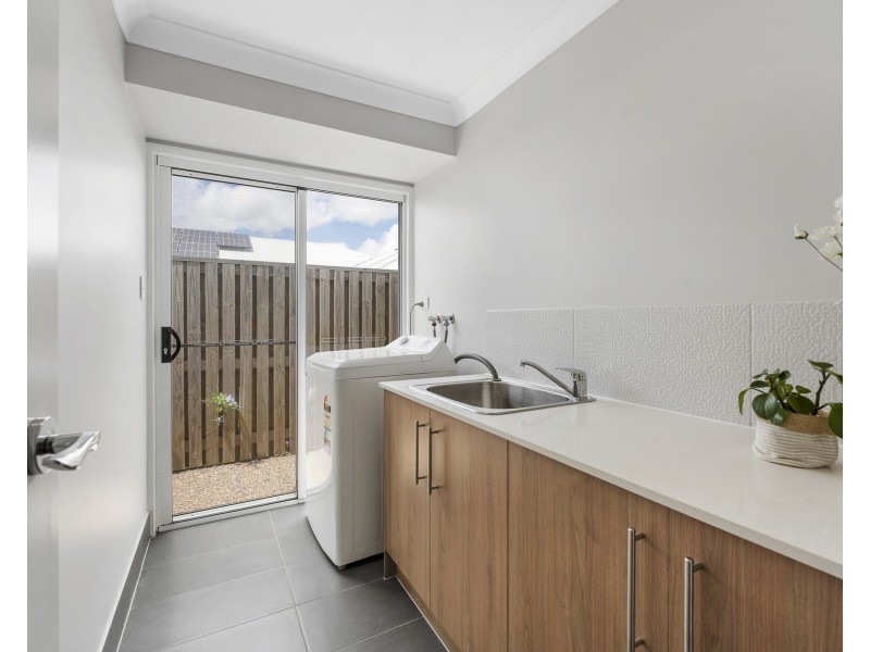 16 Fullbrook Avenue, Highfields QLD 4352