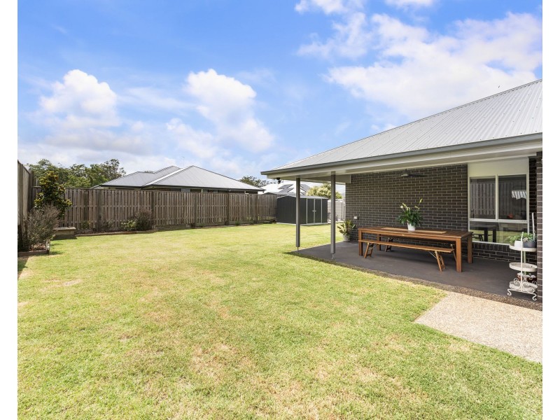 16 Fullbrook Avenue, Highfields QLD 4352