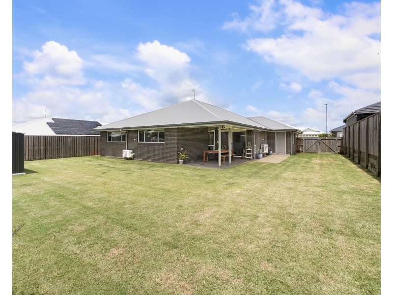 16 Fullbrook Avenue, Highfields QLD 4352