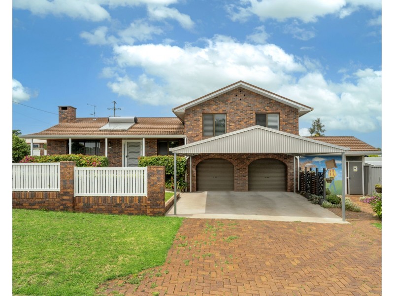 417 Hume Street, Kearneys Spring QLD 4350