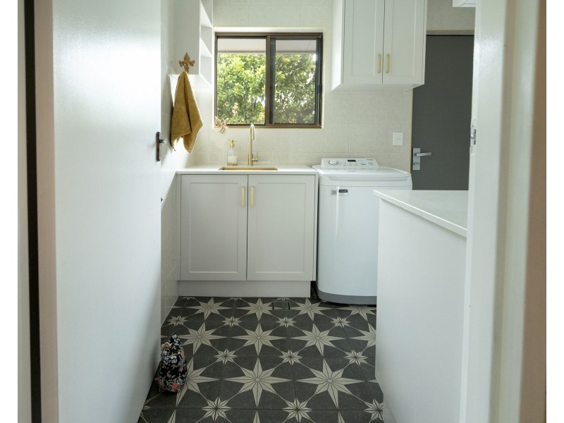 417 Hume Street, Kearneys Spring QLD 4350