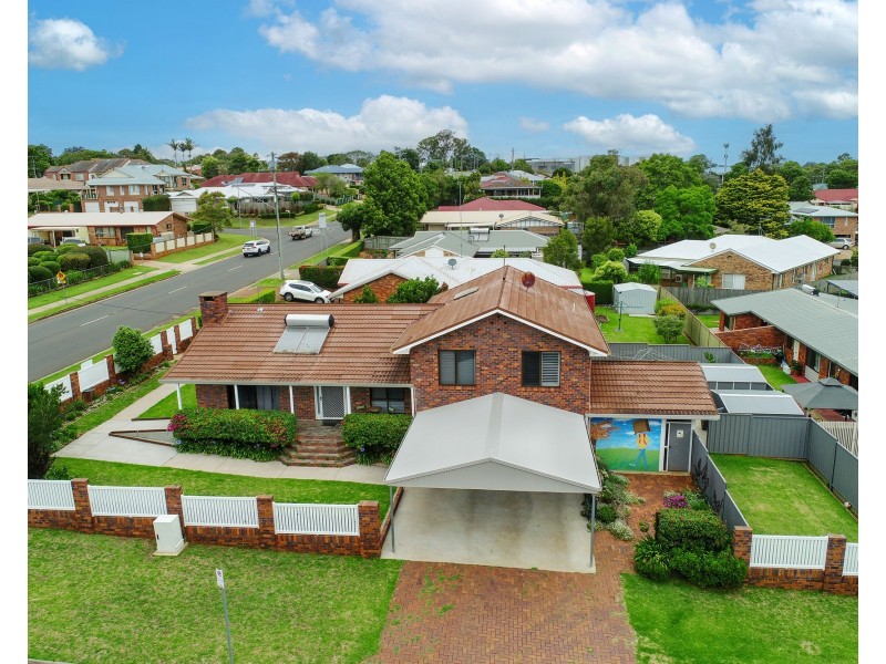 417 Hume Street, Kearneys Spring QLD 4350