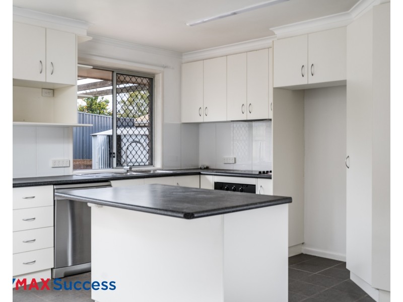 11 Wine Drive, Wilsonton Heights QLD 4350