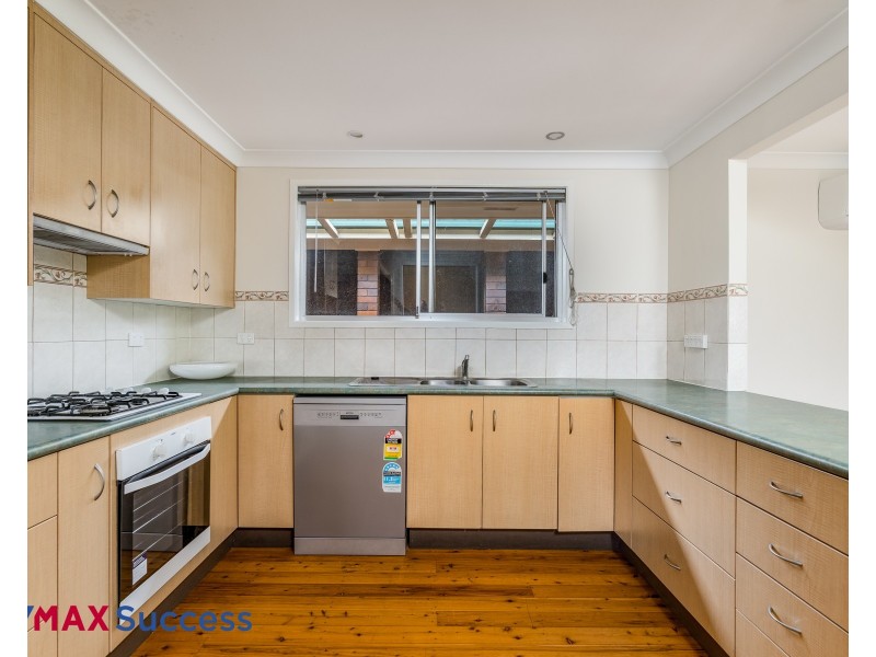 4 Lupin Court, Centenary Heights QLD 4350