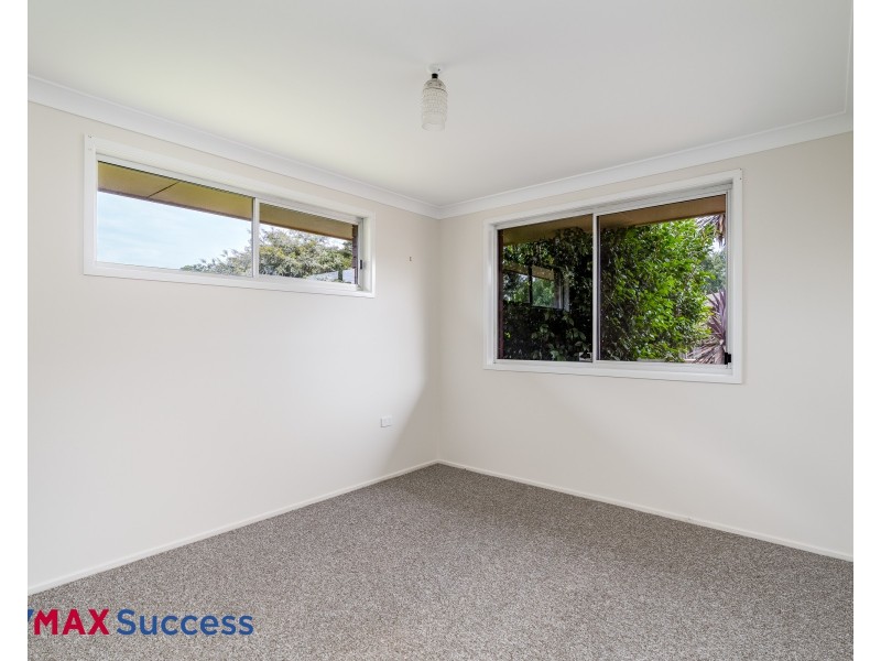 4 Lupin Court, Centenary Heights QLD 4350