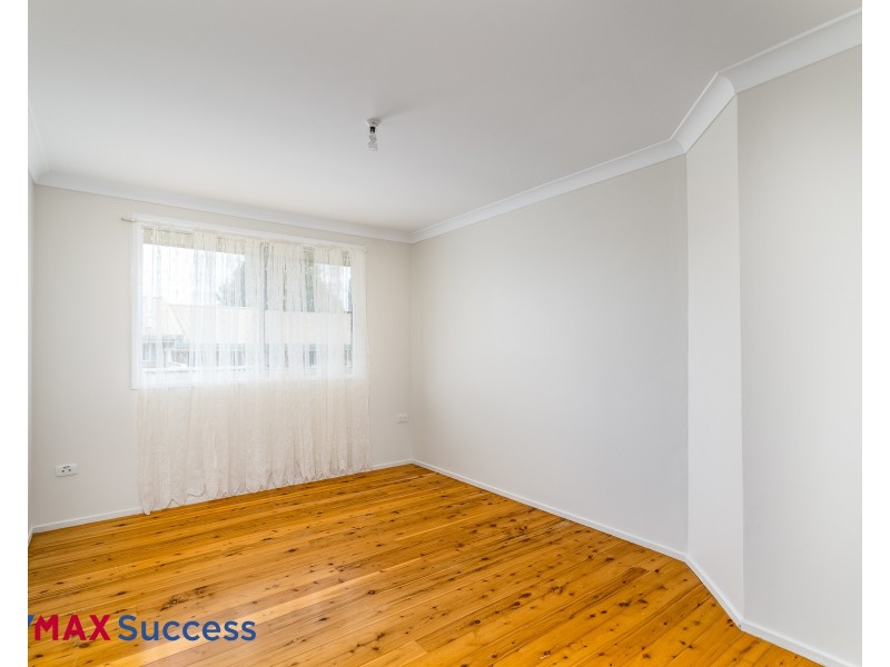 4 Lupin Court, Centenary Heights QLD 4350