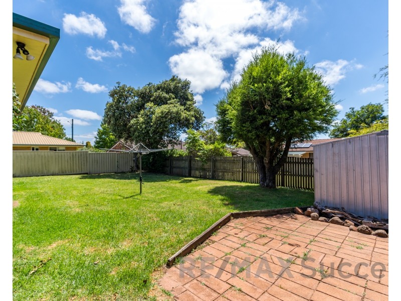 4 Lupin Court, Centenary Heights QLD 4350