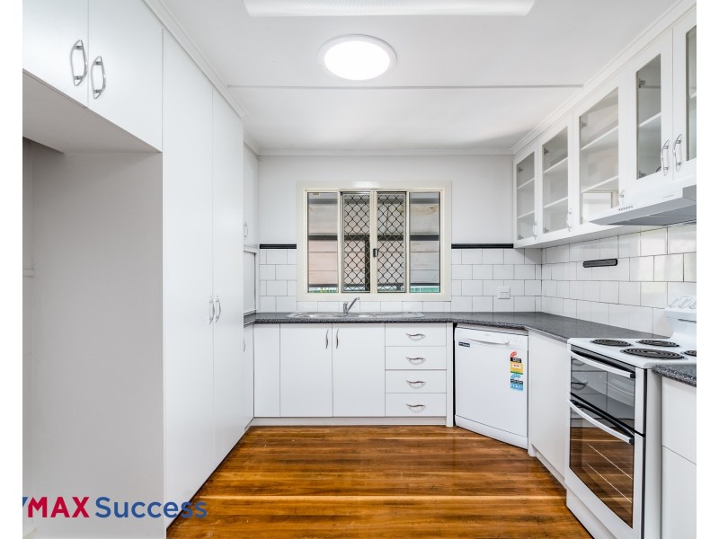 16 Erbacher Street, Centenary Heights QLD 4350