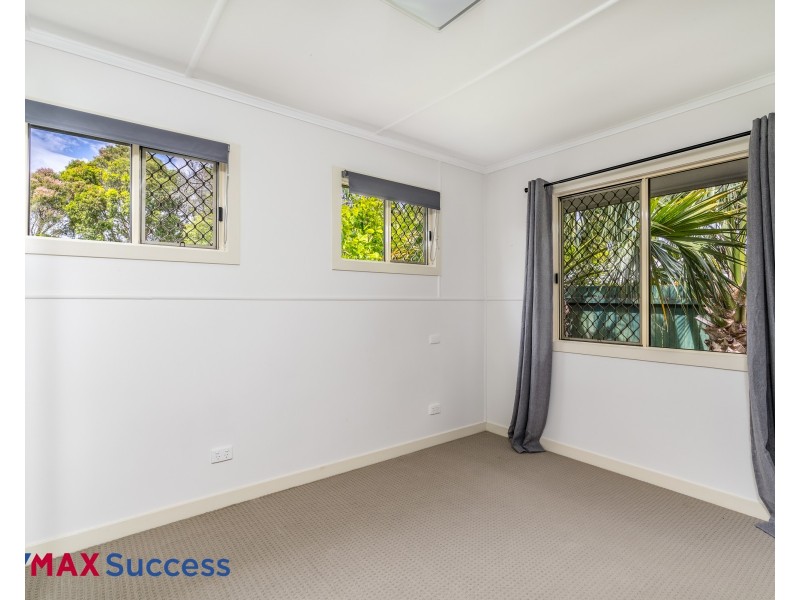 16 Erbacher Street, Centenary Heights QLD 4350