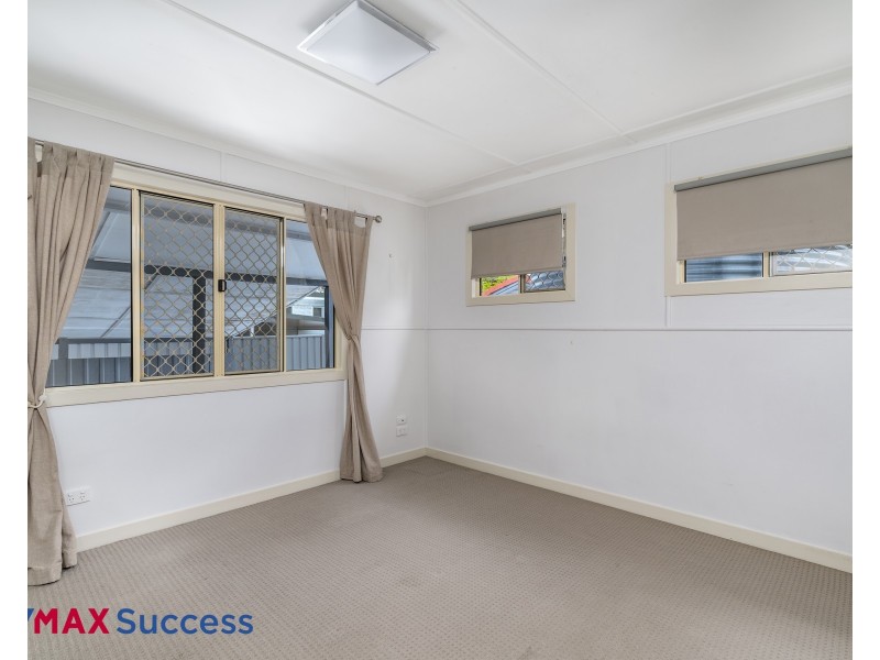 16 Erbacher Street, Centenary Heights QLD 4350