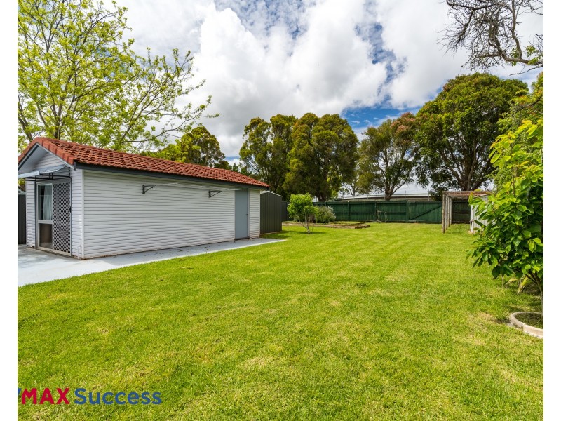 16 Erbacher Street, Centenary Heights QLD 4350