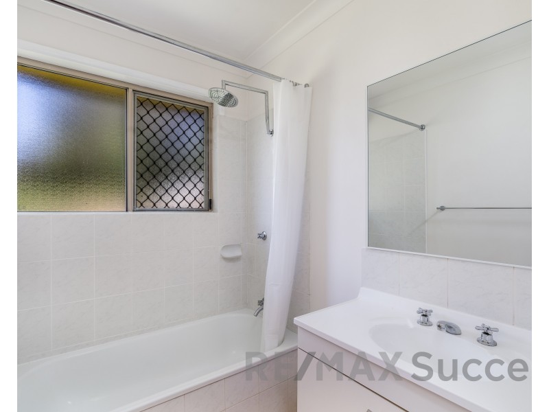 12 Benn Court, Highfields QLD 4352