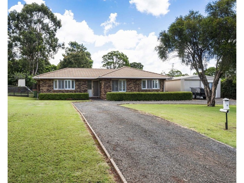 5 Reis Road, Highfields QLD 4352