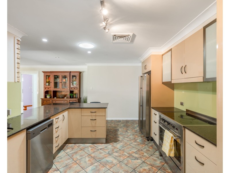 4 Binda Drive, Cranley QLD 4350