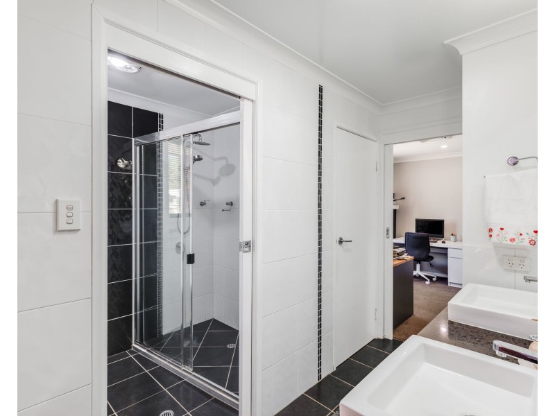 4 Binda Drive, Cranley QLD 4350