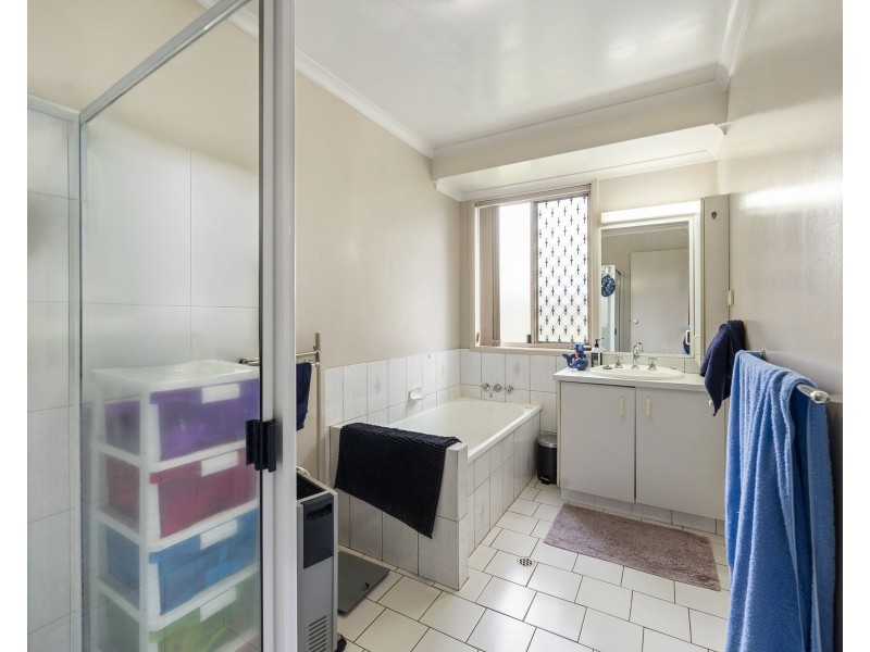 15 Shamrock Court, Middle Ridge QLD 4350