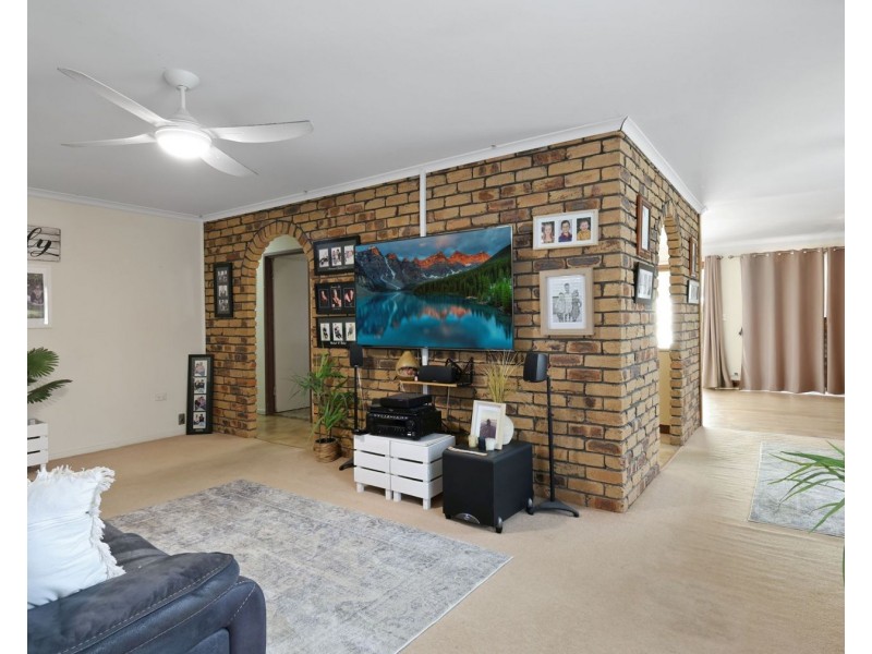 14 Sapphire Court, Kearneys Spring QLD 4350