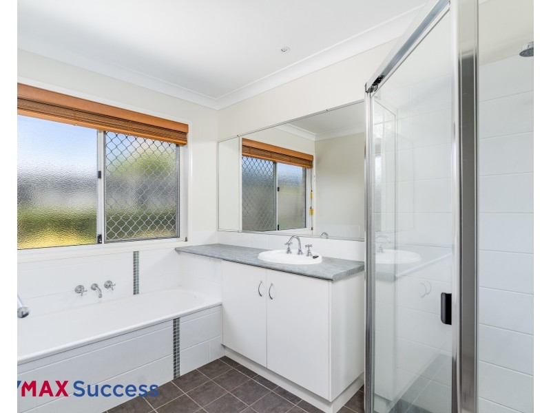 2/3 Jewell Street, Centenary Heights QLD 4350