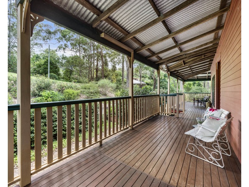 18 Grey Gums Drive, Blue Mountain Heights QLD 4350