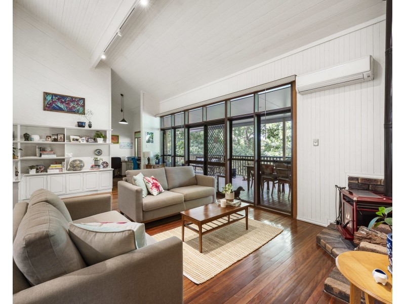 18 Grey Gums Drive, Blue Mountain Heights QLD 4350