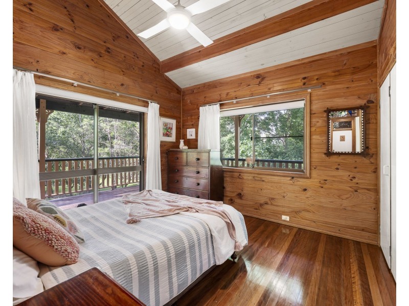 18 Grey Gums Drive, Blue Mountain Heights QLD 4350