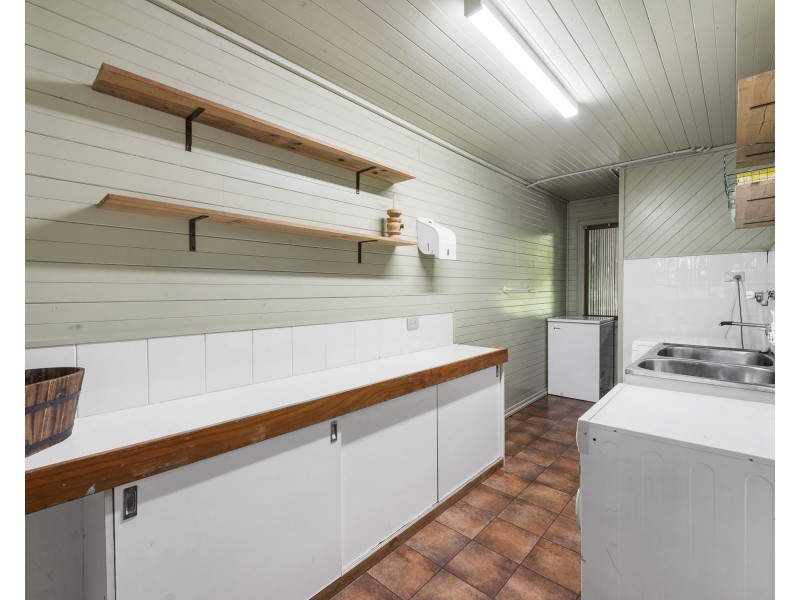 18 Grey Gums Drive, Blue Mountain Heights QLD 4350