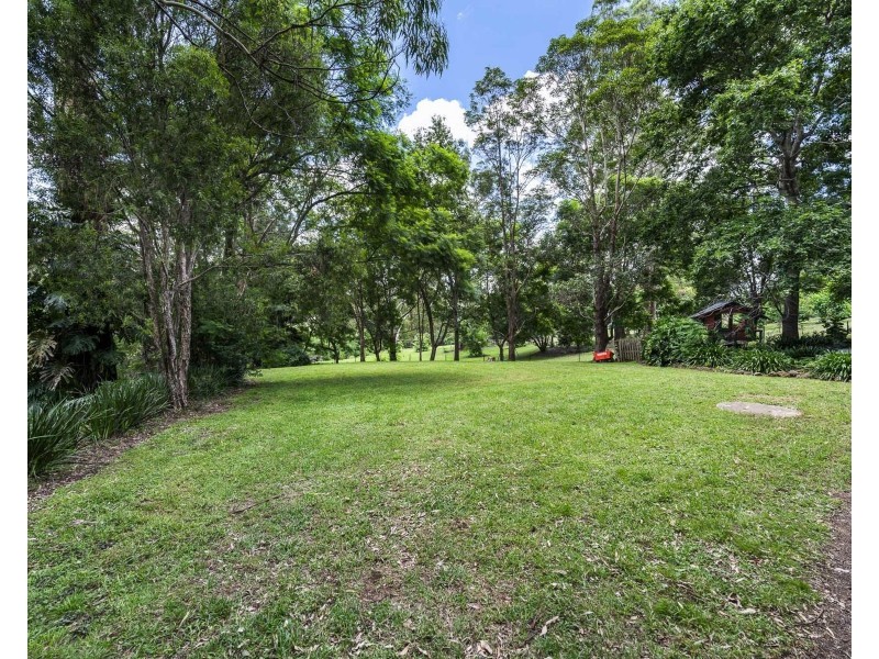 18 Grey Gums Drive, Blue Mountain Heights QLD 4350