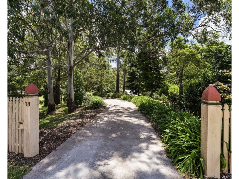 18 Grey Gums Drive, Blue Mountain Heights QLD 4350