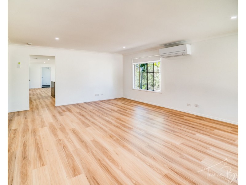 33 Andrews Court, Regency Downs QLD 4341