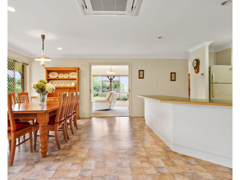 5 Pamela Court, Highfields QLD 4352