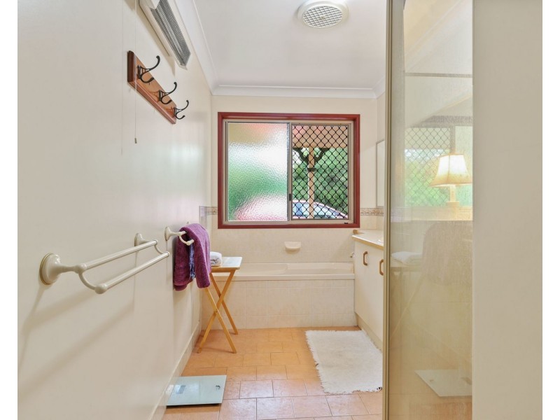 5 Pamela Court, Highfields QLD 4352