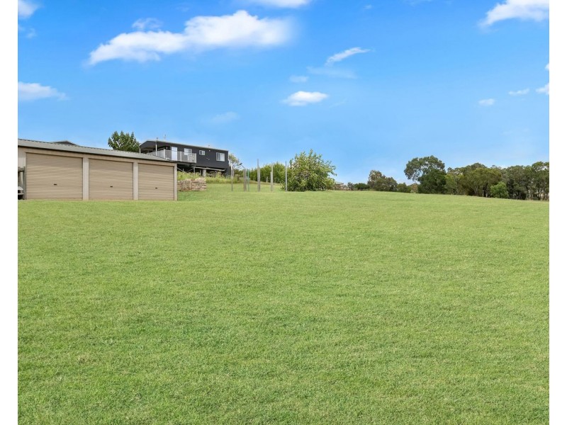 21 Willis Road, Meringandan West QLD 4352