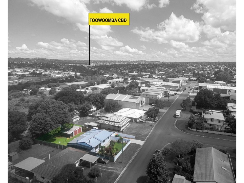 32 Vanity Street, Rockville QLD 4350