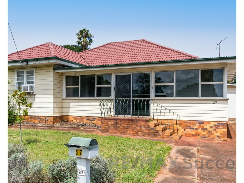 27 Blackdown Street, Harristown QLD 4350