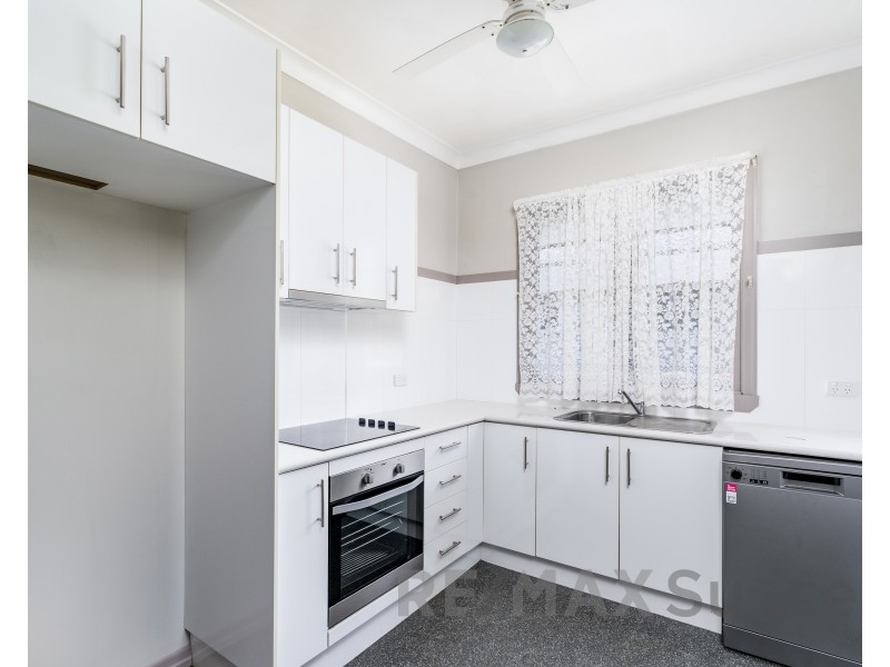 27 Blackdown Street, Harristown QLD 4350