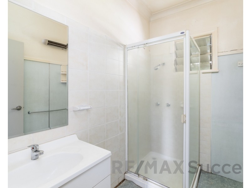 27 Blackdown Street, Harristown QLD 4350