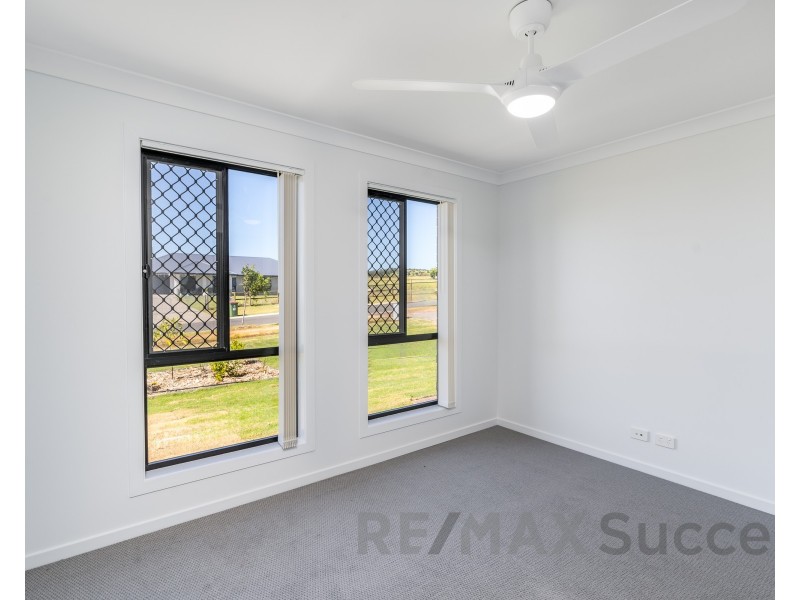 15 Aquila Drive, Meringandan West QLD 4352