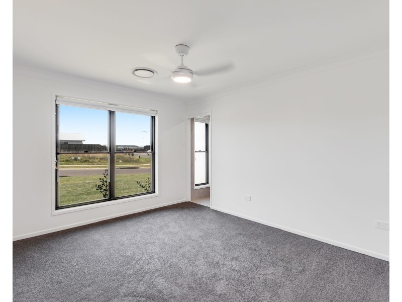 2 McEwan Crescent, Kearneys Spring QLD 4350